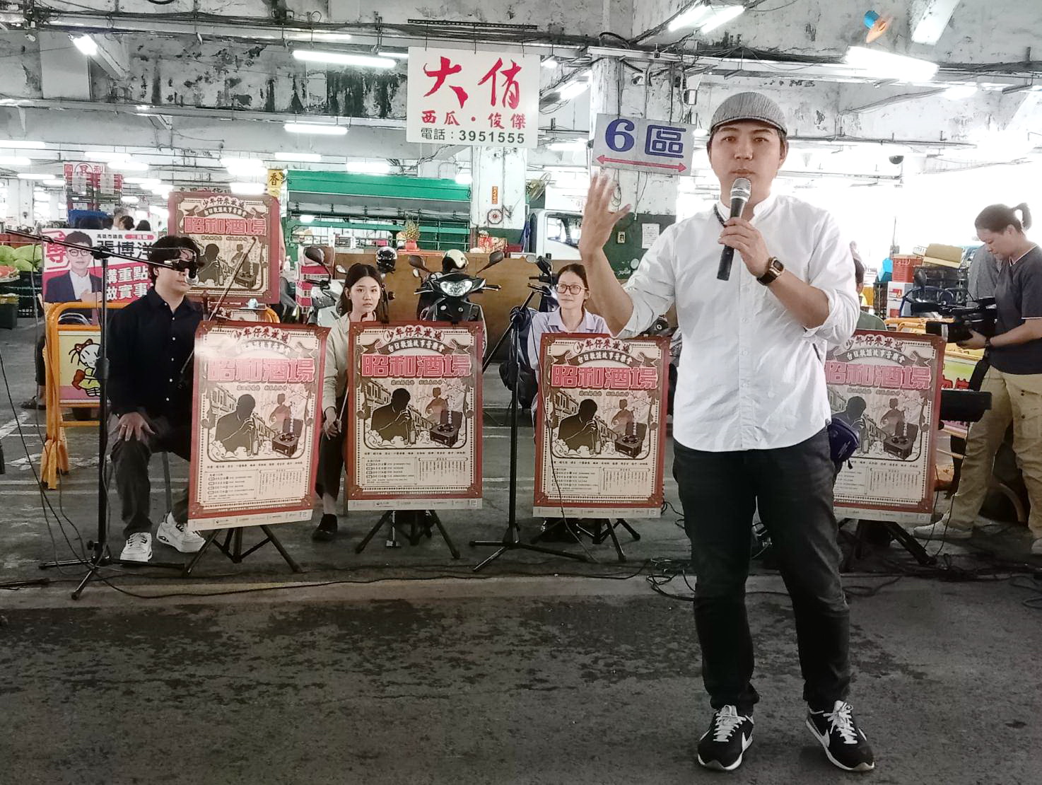 買菜驚喜聆賞四重奏演歌! 六藝快閃高雄果菜市場掀悠揚回憶殺