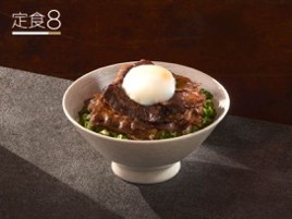 焱燒雙牛盛合NT$320嚴選職人精修橫膈膜與牛胸腹雙部位,以胡同特製燒肉醬慢醃入味,炙火鎖住豐沛肉汁,每一口都滿足。