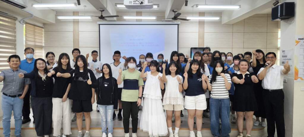 ▲彰安國中於今日舉行「學姊帶你飛——高國中自主學習營」成果發表會，由彰化女中的學姊們跨校擔任陪伴者，帶領彰安學弟妹展開一場探索自我興趣的奇幻旅程。（圖／記者林明佑翻攝）