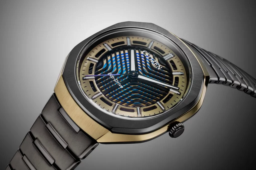 CITIZEN推出 Eco -Drive 光動能50週年紀念之作「PHOTON 」腕錶，以著名的光學實驗「雙縫實驗」為設計靈感，展現光的無限可能。