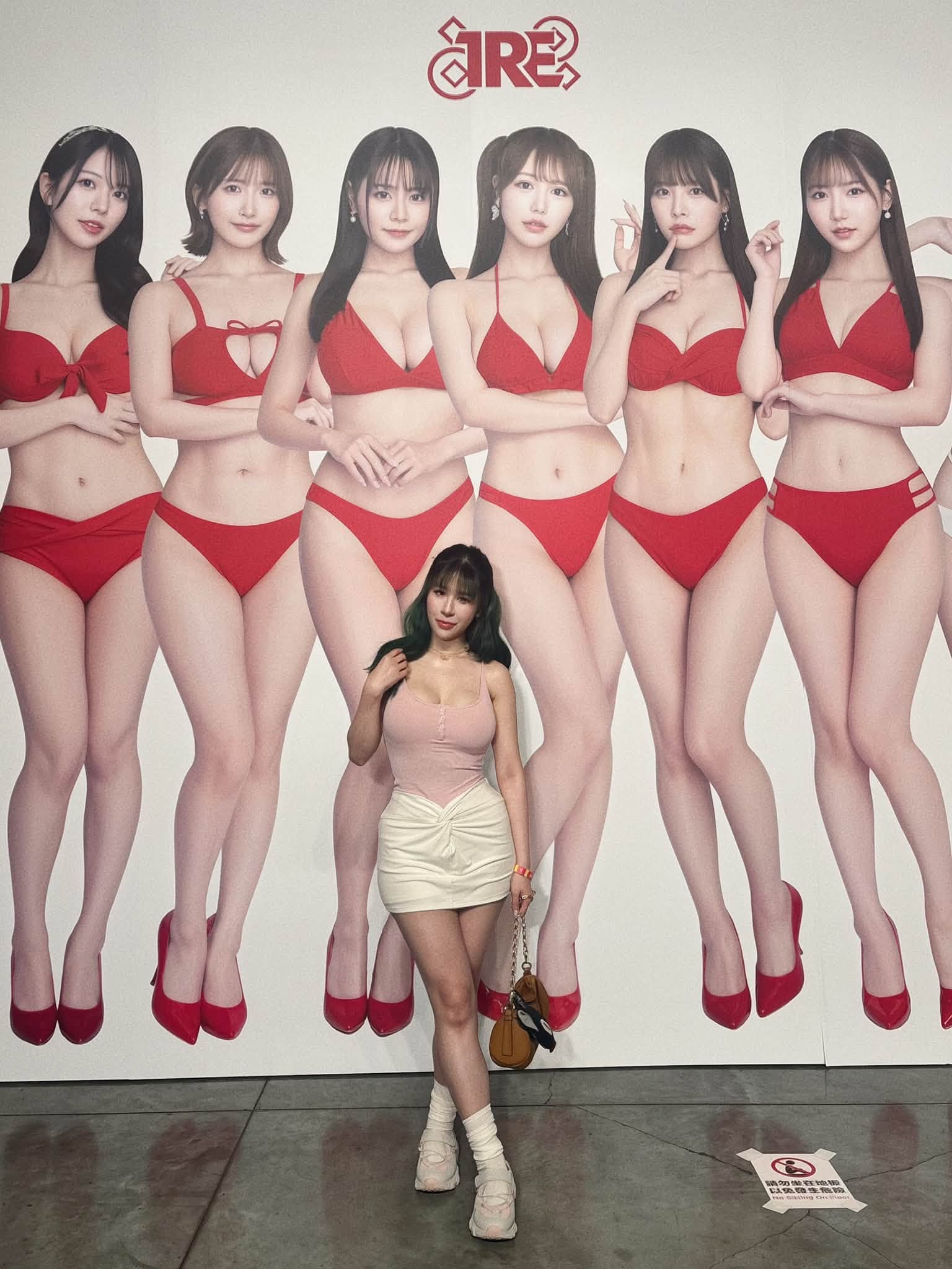 丹妮婊姐在成人展被問「妳的攤位在哪裡」。（圖／翻攝丹妮婊姐臉書）