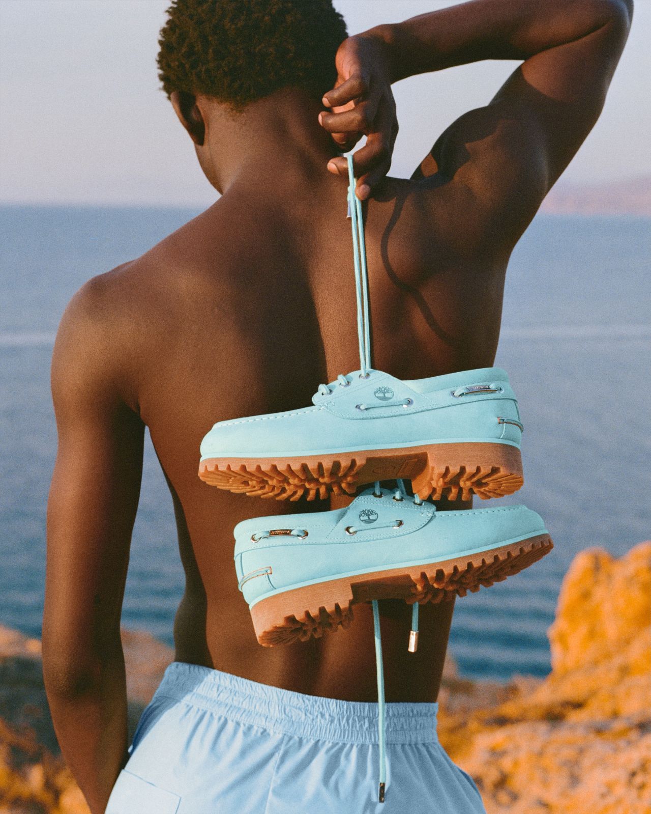 JACQUEMUS一出手就把經典鞋款變精品! Timberland靴、Nike Moon Shoe皆升級