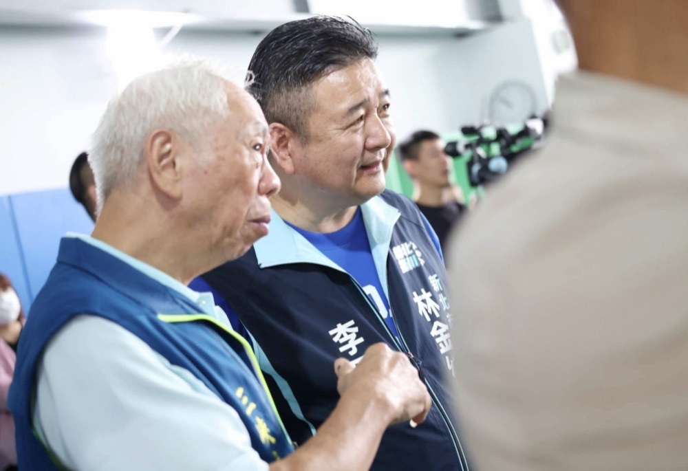 三峽AI網球訓練室 林金結與侯友宜同場推廣「第一次就上手」 215 248260717a14