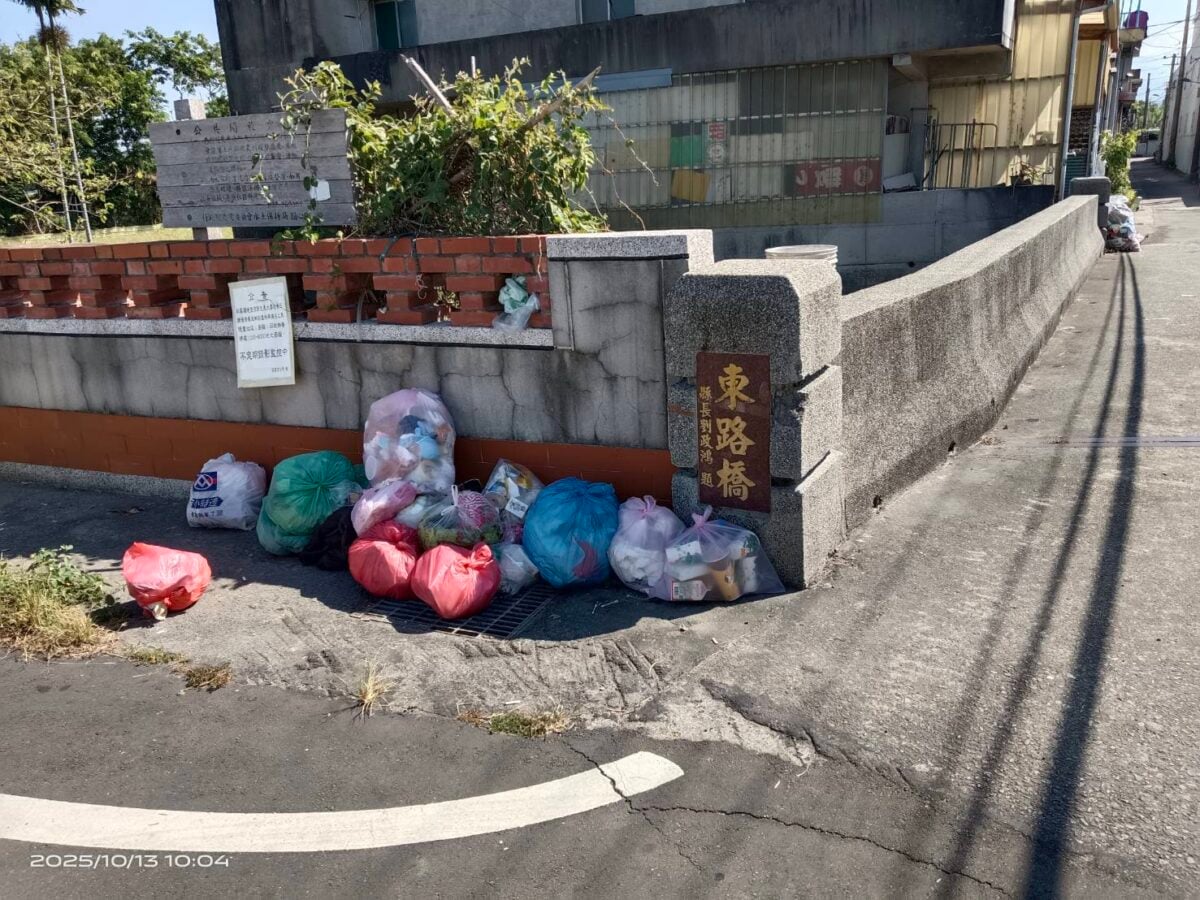 ▲嘉盛里東路橋頭。
