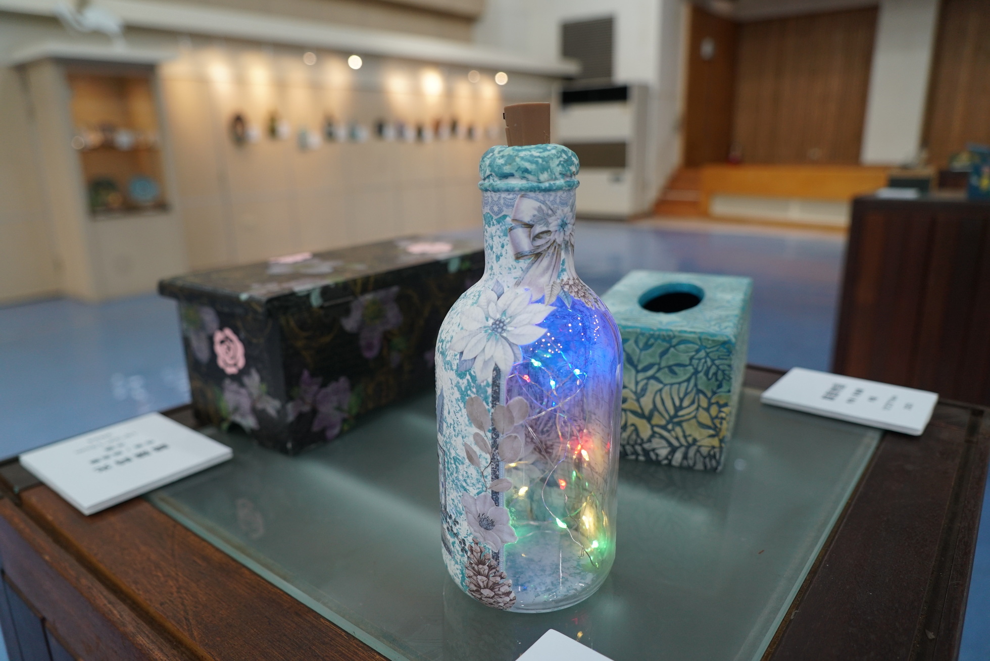 鹿港「鎏金歲月」藝術展 75件蝶古巴特藝術作品一次看 - https://www.watchmedia01.com