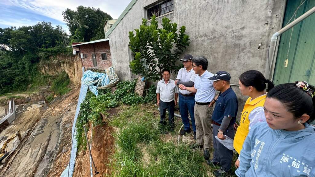 ▲守護林內鄉親安全!劉建國爭取追加5300萬,促水保署全力搶修坪頂崩塌地!(圖/記者劉美君翻攝)