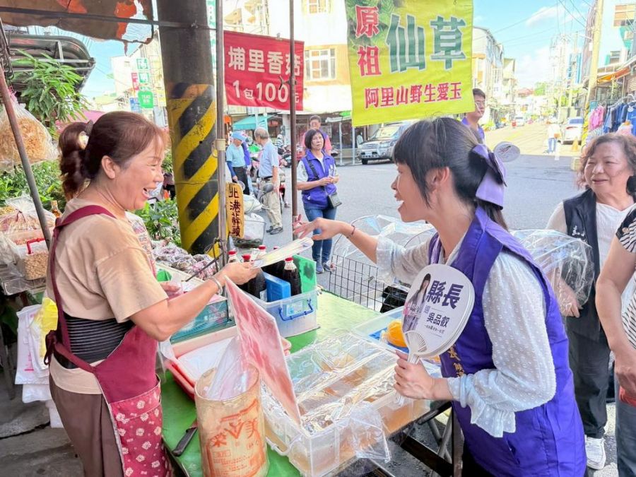 一步一腳印家戶拜訪傾聽民意 吳品叡：義竹爭議不應犧牲地方建設