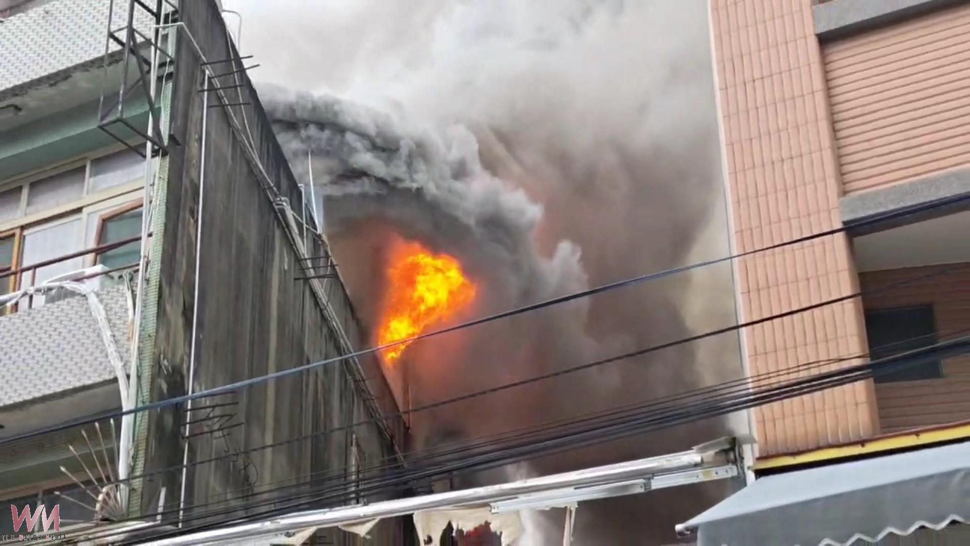 (有影片)/永樂街火警黑煙沖天 63歲男受困火場亡、88歲父嗆傷 - https://www.watchmedia01.com