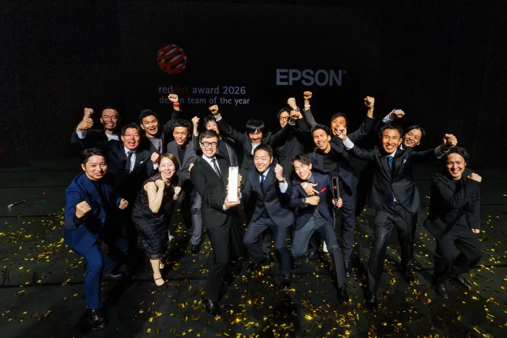 Epson設計團隊榮獲德國紅點設計獎(Red Dot Design Award)「2026年度最佳設計團隊(Design Team of the Year 2026)」最高榮譽,充分展現品牌長期深耕設計創新、跨領域協作及卓越設計實力,獲得國際設計界高度肯定。