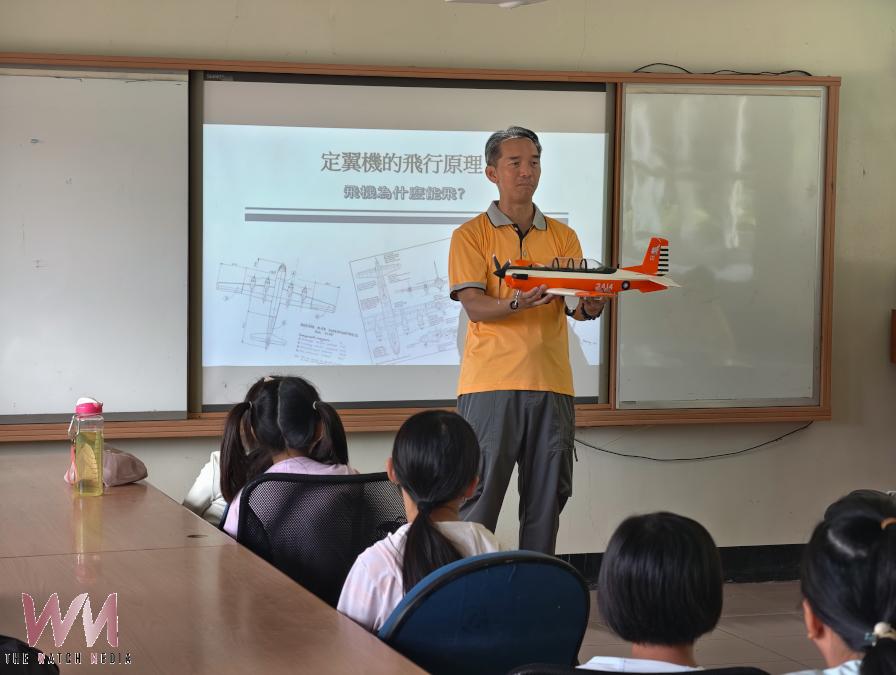 湖縣航空模型夏令營白沙鎮海校區展開 航模展示飛行體驗種下翱翔天際的種籽 - https://www.watchmedia01.com
