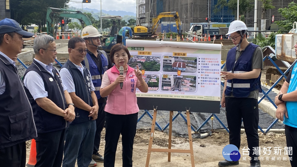 立委楊瓊瓔、市議員賴朝國共同推動「潭子區中興橋」及「北屯區敦富八橋」開闢工程。