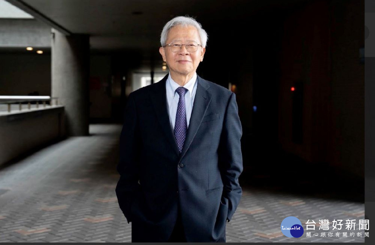 長庚大學湯明哲校長說,記憶體學程在課程設計上徹底擺脫了傳統學術界純理論的刻板架構,以高科技產業第一線的真實核心需求為主。(圖/長庚大學)