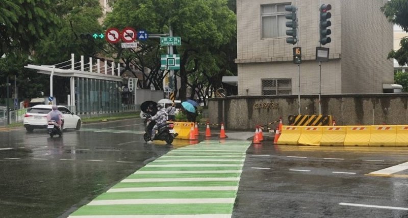 捷運黃線建工/大順路口人行道完成改善 捷運局強化工地管理落實「安全順暢」
