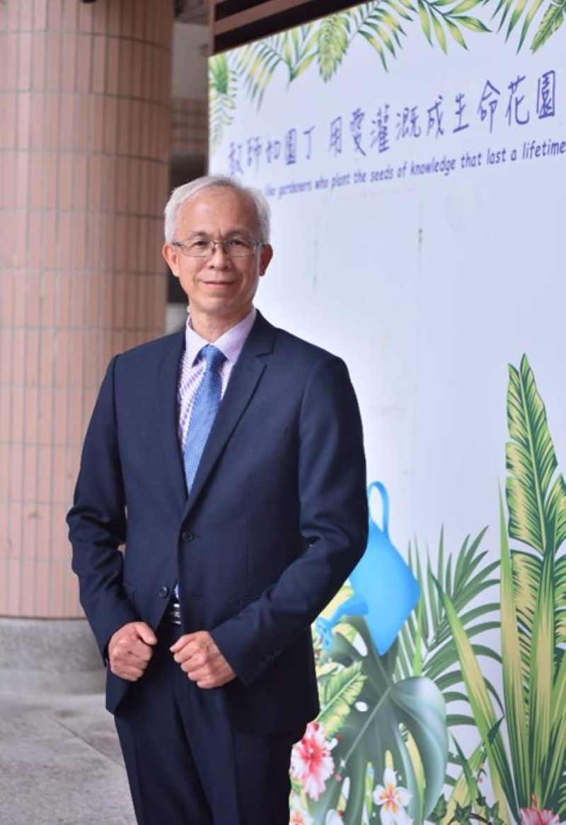 《圖說》張明賢校長--校長領導典範，匯聚教育行政力量，串起社區校園。〈教育局提供〉