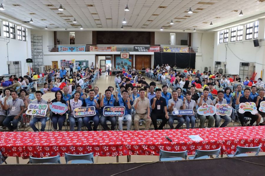 鍾東錦出席花燈製作研習 勉勵師生迎接2027台灣燈會