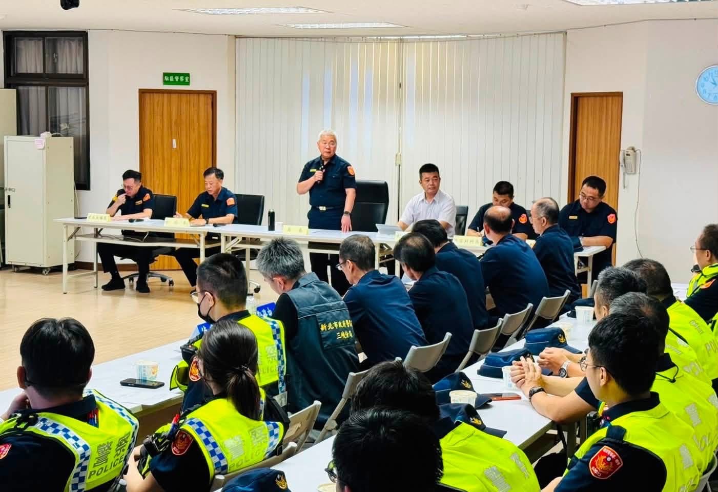掃蕩穩定轄區治安勤前會議現場(圖/記者戴昱弘 翻攝)