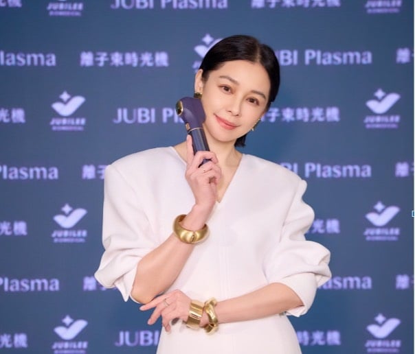 ▲JUBI Plasma代言人Vivian徐若瑄回憶使用產品的過程,短短90秒便感受到便利與效率。