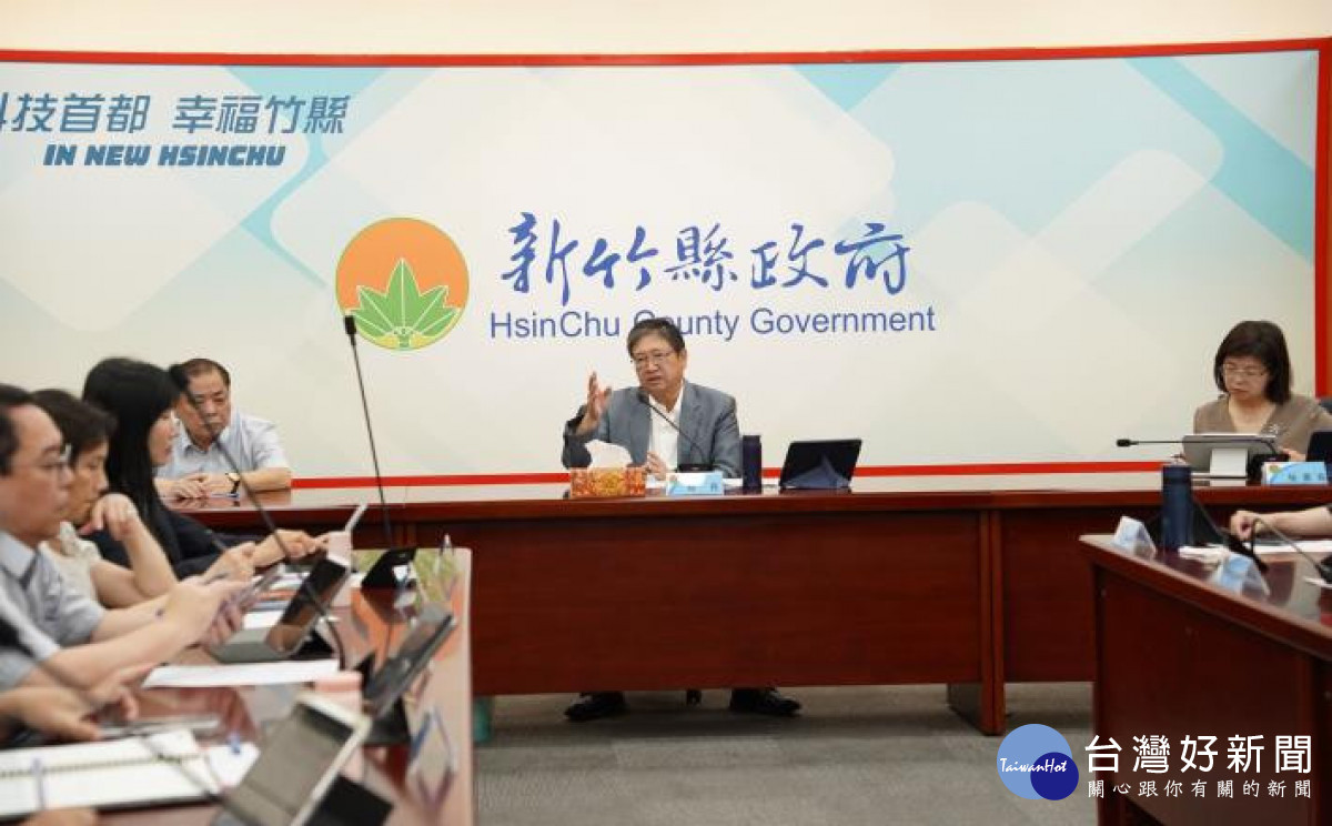 縣長楊文科主管會報中關心鳳山溪自來水水質水量保護區劃設進度，強調縣府積極配合中央，保障民眾用水安全。