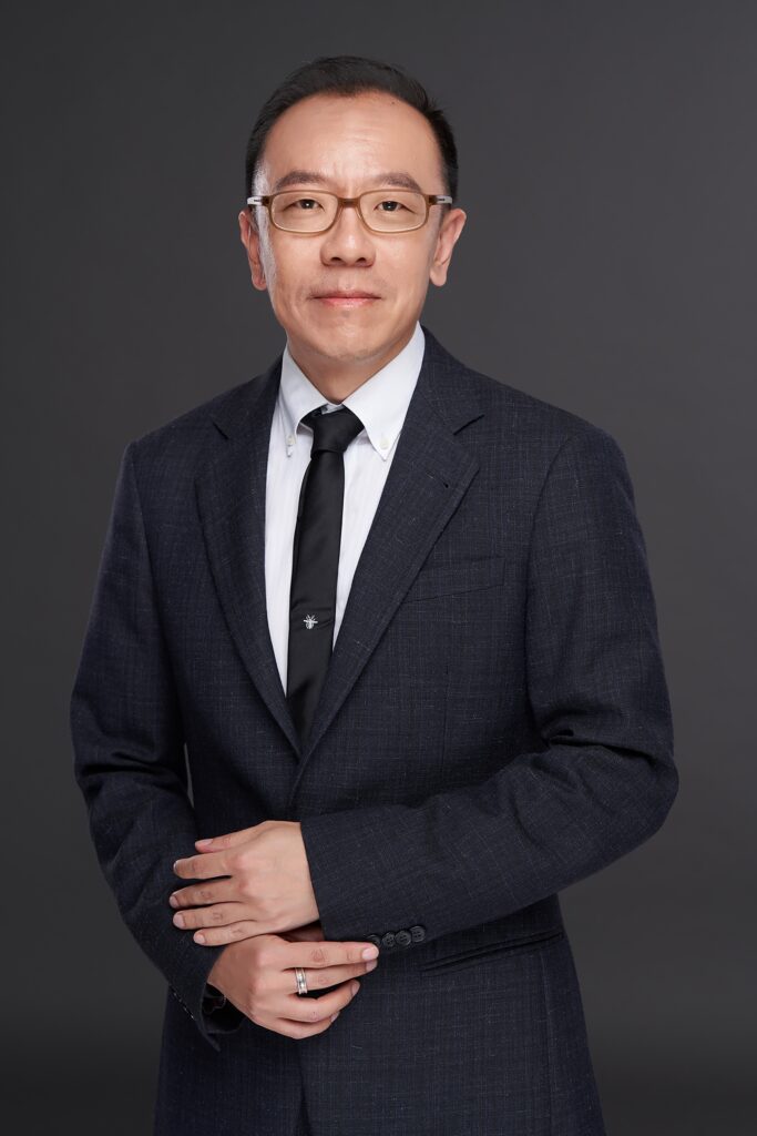 高齡化浪潮下的心臟隱憂,全台逾70萬人有二尖瓣疾病 微創修復開啟治療新選擇 51 %E5%9C%96%E8%AA%AA1%EF%BC%9A%E6%84%9B%E5%BE%B7%E8%8F%AF%E7%94%9F%E5%91%BD%E7%A7%91%E5%AD%B8%EF%BC%8D%E5%A4%A7%E4%B8%AD%E8%8F%AF%E5%8D%80%E9%AB%98%E7%B4%9A%E5%89%AF%E7%B8%BD%E8%A3%81%E5%85%BC%E7%B8%BD%E7%B6%93%E7%90%86%E9%8D%BE%E9%A0%86%E5%92%8C%E8%A1%A8%E7%A4%BA%EF%BC%8C%E9%9A%A8%E8%91%97%E9%86%AB%E7%99%82%E6%8A%80%E8%A1%93%E6%8C%81%E7%BA%8C%E9%80%B2