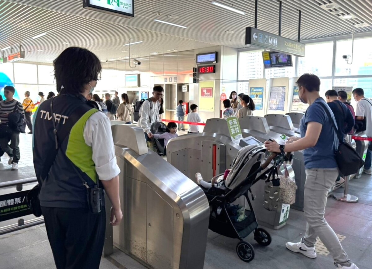 ▲在定期票帶動下，台中捷運運量持續成長。(圖/記者顏淑娟翻攝)