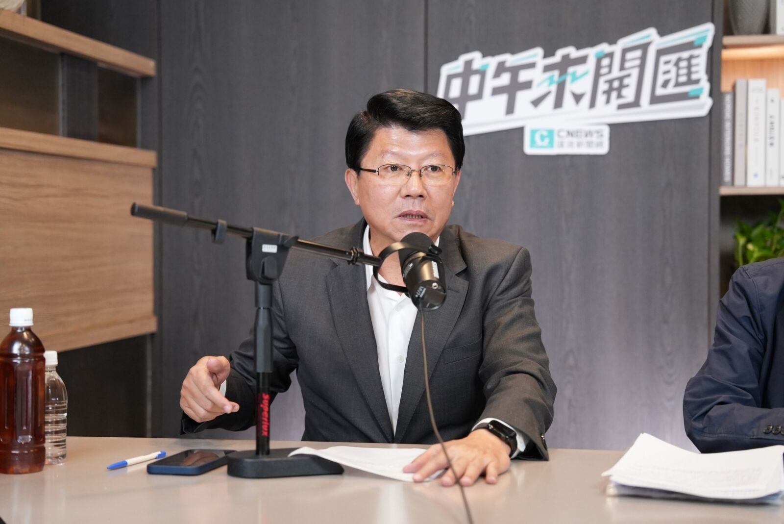中午來開匯/綠營內部「沒氣了」 謝龍介爆台南幫互扯後腿:有人盼我去擋掉陳亭妃 204 中午來開匯/綠營內部「沒氣了」 謝龍介爆台南幫互扯後腿:有人盼我去擋掉陳亭妃 203