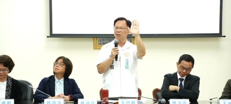 張啓楷今日再度針對食安議題點名對手民進黨嘉義市長參選人、立委王美惠，質疑其回應避重就輕，並公開提出三項質疑。(圖／資料照片)