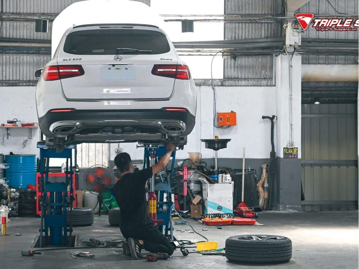 【傑悅斯汽車維修保養廠】提供全車系維修服務,專業診斷電腦精準抓出電控故障(圖/Medick Marketing Ltd.提供)