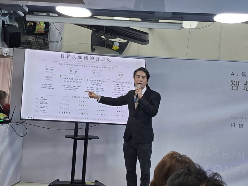 圖文:廖宣勇首席國際髮品有限公司總經理致詞。