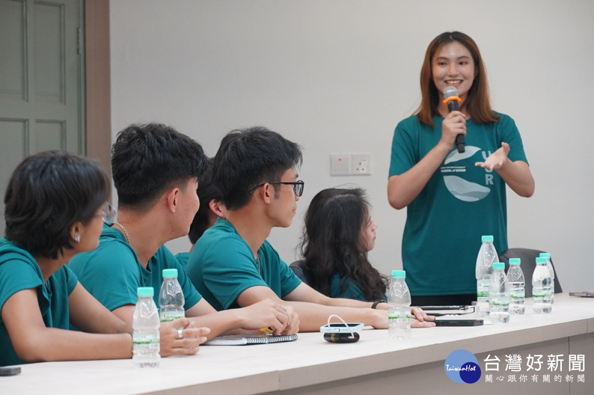 中原大學學生洪幸妤分享基地踏查與跨文化交流的學習成果,從中獲得全新的設計思維與場域觀察視角。