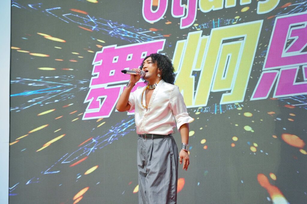 漂亮不只有一種標準!Mathariri音樂節9月5日屏東登場 溫柔擁抱島嶼多元共融 打造當代原住民族文化聚落 16 %E3%80%8CMathariri %E9%9F%B3%E6%A8%82%E7%AF%80 %E3%80%8D%E5%B0%87%E4%BB%A5%E9%9F%B3%E6%A8%82%E7%82%BA%E5%AA%92%E4%BB%8B%EF%BC%8C%E7%94%B1%E5%A4%9A%E7%B5%84%E8%A1%A8%E6%BC%94%E5%8D%A1%E5%8F%B8%E8%BC%AA%E7%95%AA%E4%B8%8A%E9%99%A3%EF%BC%8C%E8%87%B4%E6%95%AC%E4%B8%8D%E5%90%8C%E6%97%8F%E7%BE%A4%E8%83%8C%E6%99%AF%E6%89%80%E5%B1%95%E7%8F%BE