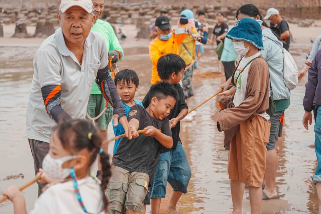 牽罟曾是金門沿海居民重要的集體捕魚方式,也是漁村生活與聚落情感的重要象徵。圖/金門縣農業試驗提供