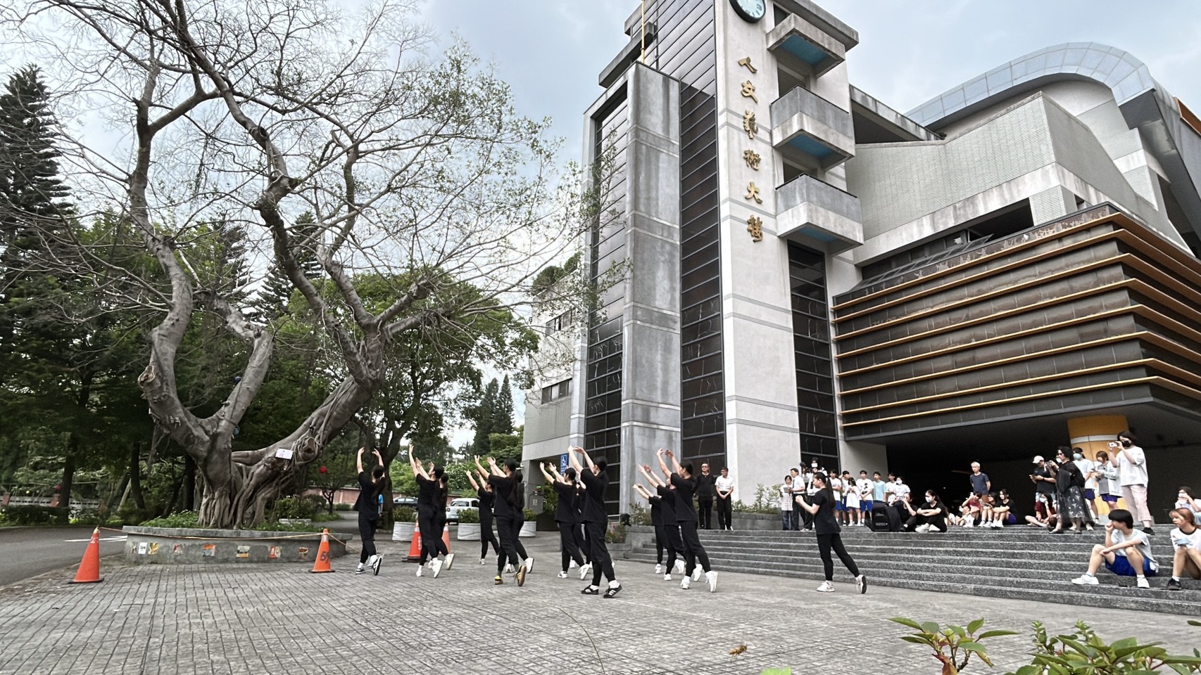【有片】急診室探視友人爆口角 中壢4男不聽勸阻反襲警下場慘了 801813 0