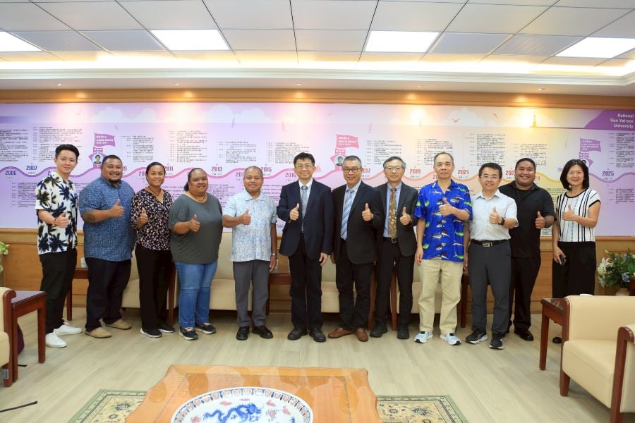 ▲帛琉副總統兼衛生與公共服務部長歐宜樓(Raynold B. Oilouch)率團訪臺,特別前往中山大學交流。