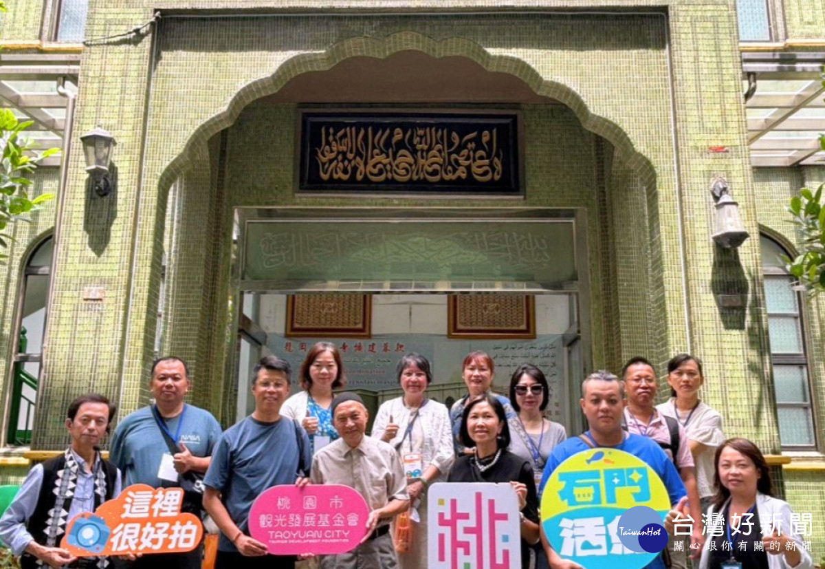 桃園市觀光發展基金會率領石門活魚餐廳業者前往龍岡忠貞新村文化園區參訪交流,借鏡園區打造特色品牌、凝聚商圈共識的成功經驗。<br /><br /> <br /><br />