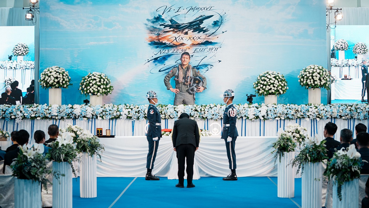 總統賴清德19日頒贈空軍第五戰術混合聯隊第二十七戰術戰鬥機作戰隊少校戰鬥機飛行官辛柏毅褒揚令。（圖／資料照片，圖源：總統府Flickr）