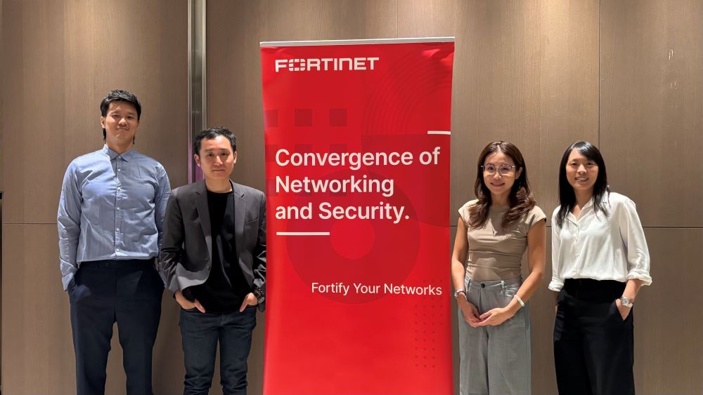 Fortinet舉辦OT工控資安威脅趨勢媒體分享會，發言人於會中深入探討全球和亞太區OT環境威脅趨勢。左起FortiGuard研發中心經理林樂、工控領域資安技術顧問黃彥凱、OT事業拓展經理陳心怡、FortiGuard威脅研究經理林宜平。