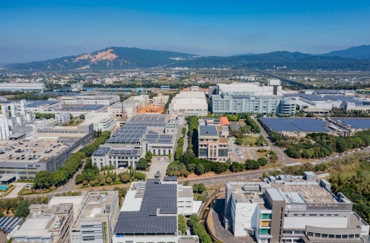 ▲科技巨頭與半導體供應鏈擴廠動能發威，2026上半年工業地產交易額一舉突破1,300億元。
