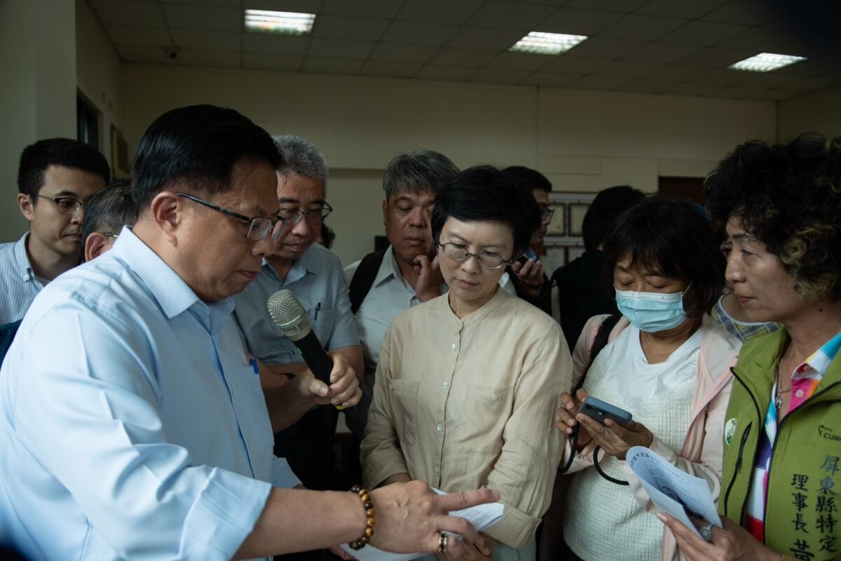 ▲林岱樺偕中央部會考察仁武、大寮特定工廠 聚焦綠帶、排水及都市計畫合法化機制。