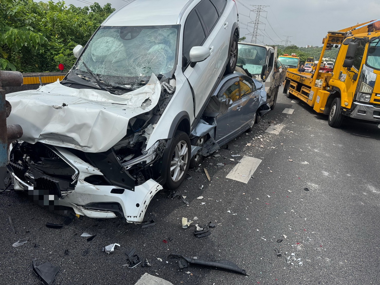 未保持安全距離 國道3號大溪段貨車追撞 多車連環事故1傷 - https://www.watchmedia01.com