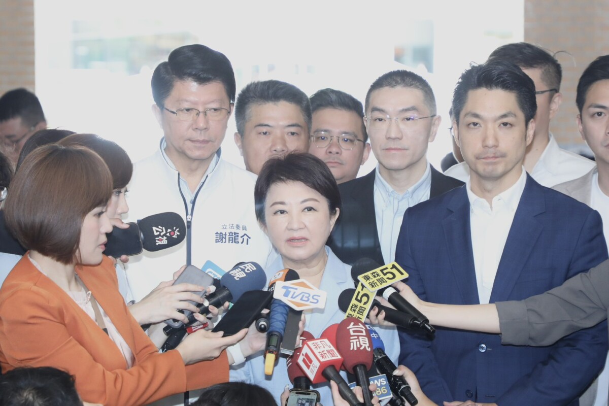 ▲台中市長盧秀燕今(24)日赴立法院議場前受訪毒油事件。(圖/記者顏淑娟翻攝)