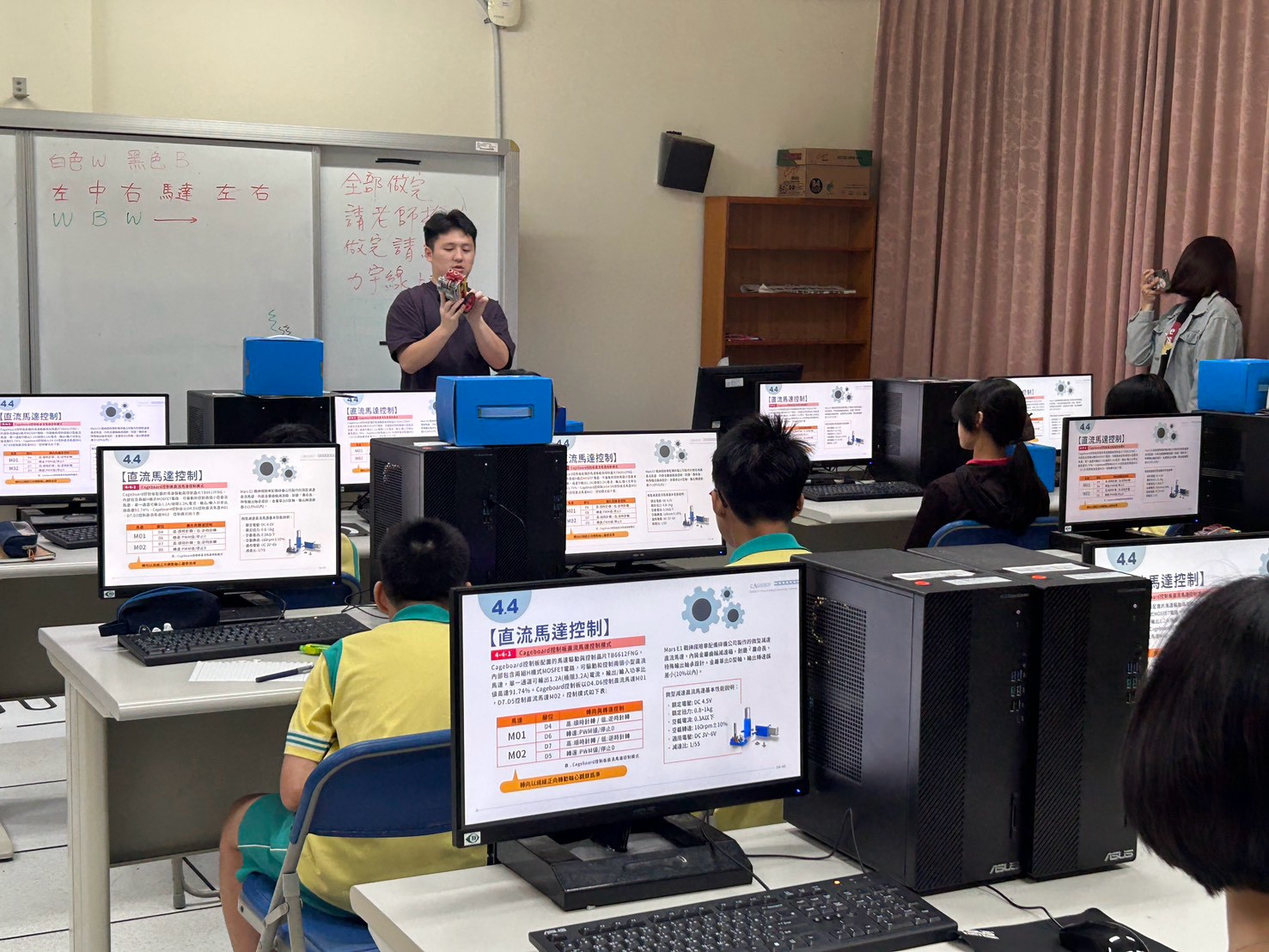 高雄大學AI自走車前進台17線 深耕非山非市國教端科技教育