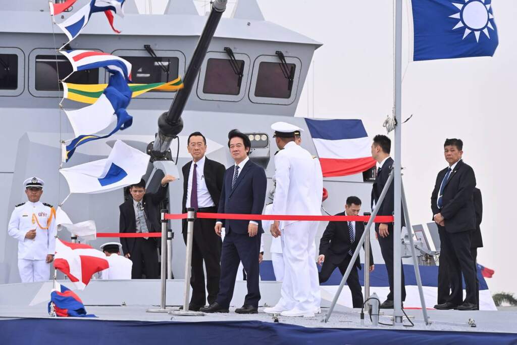 ▲賴清德總統今日上午前往高雄出席「海軍丹江軍艦成軍典禮」時表示，丹江軍艦正式成軍，不僅象徵「國艦國造」目標逐步實現，也展現海軍守護海疆及國家安全的堅定決心。（圖／記者張玉泰攝）