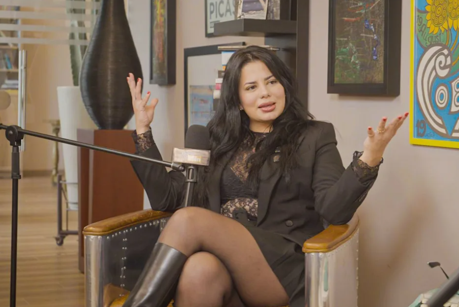 前A片女星Alejandra Omaña就任參議員,正式進入國會。(圖/翻攝X)