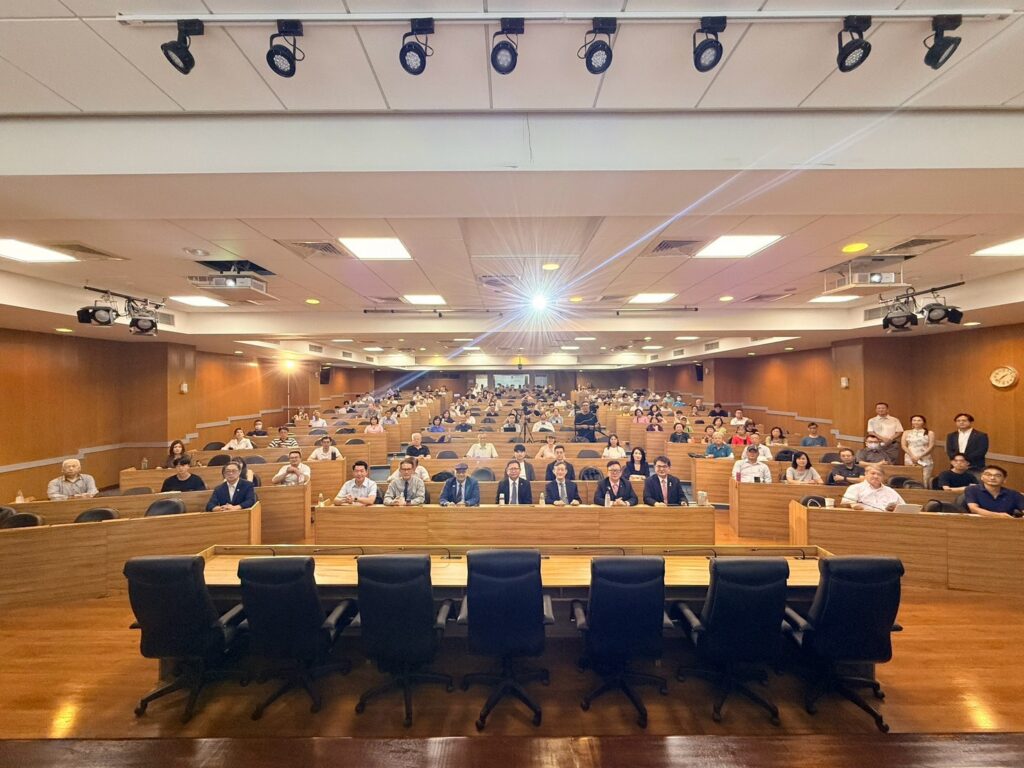 115年度金磚論壇於台灣科技大學舉行，約200名產學界人士到場，共同研議房市穩健發展及建築產業升級方向。(圖／台北市建築交集會提供)