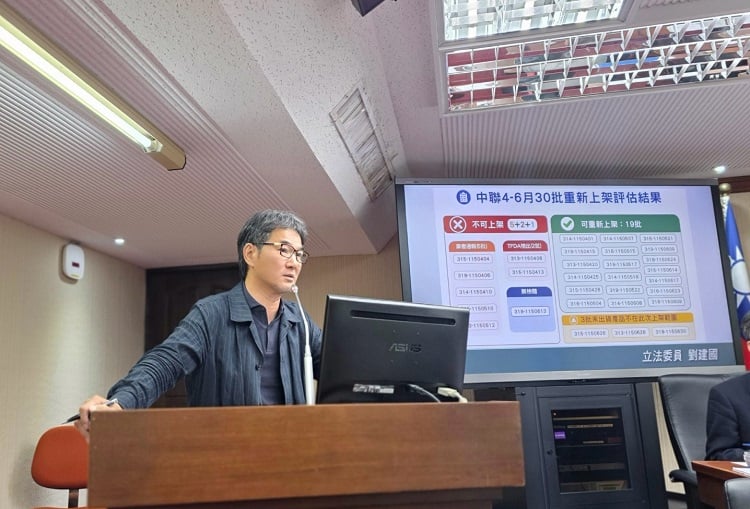 ▲劉建國主張食安事件分級開設指揮中心,要求全面檢討下架原則、中央全程督導問題油銷毀。(記者劉峻文攝)