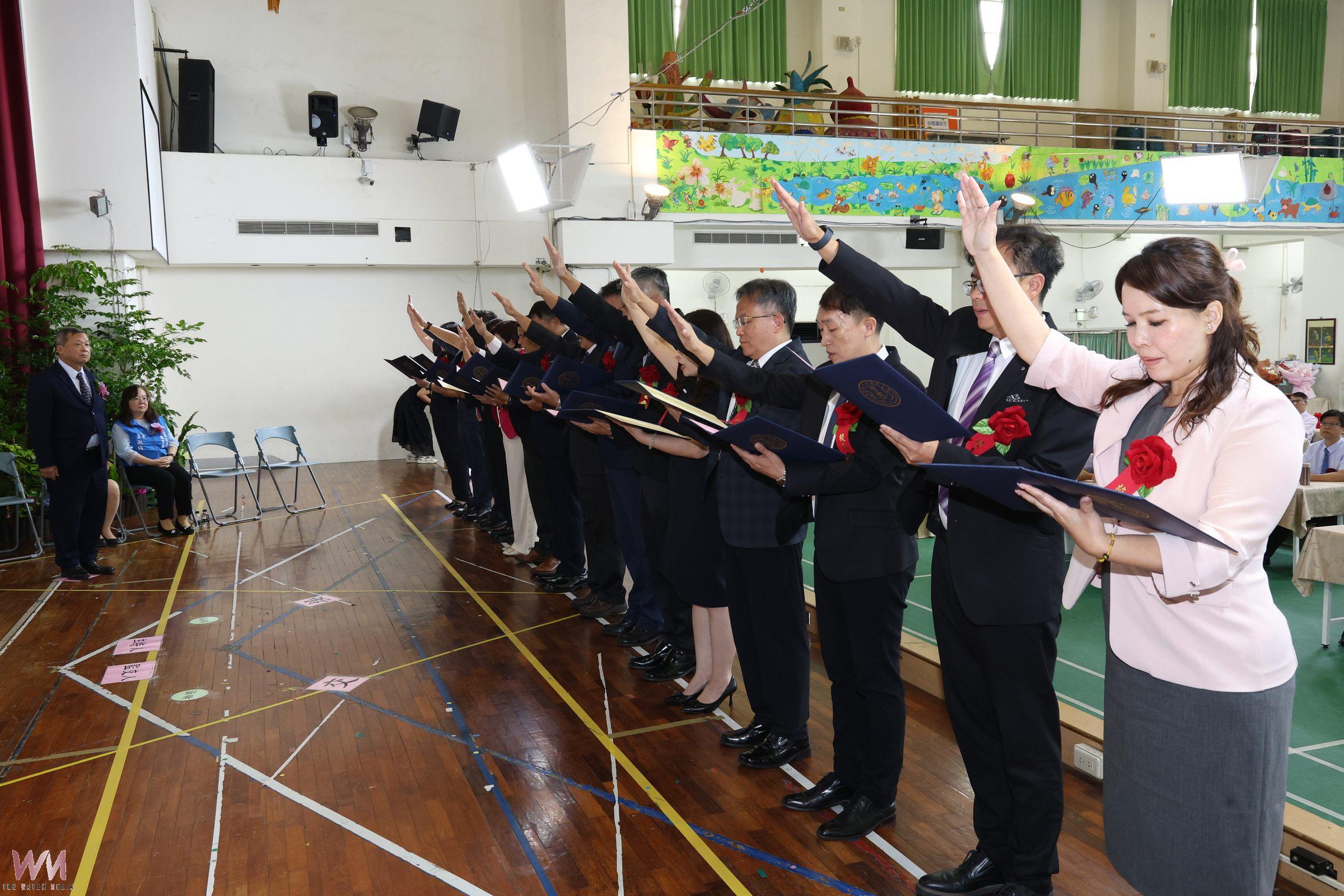 副縣長王瑞德主持32位校長交接典禮　攜手打造優質教育環 - https://www.watchmedia01.com