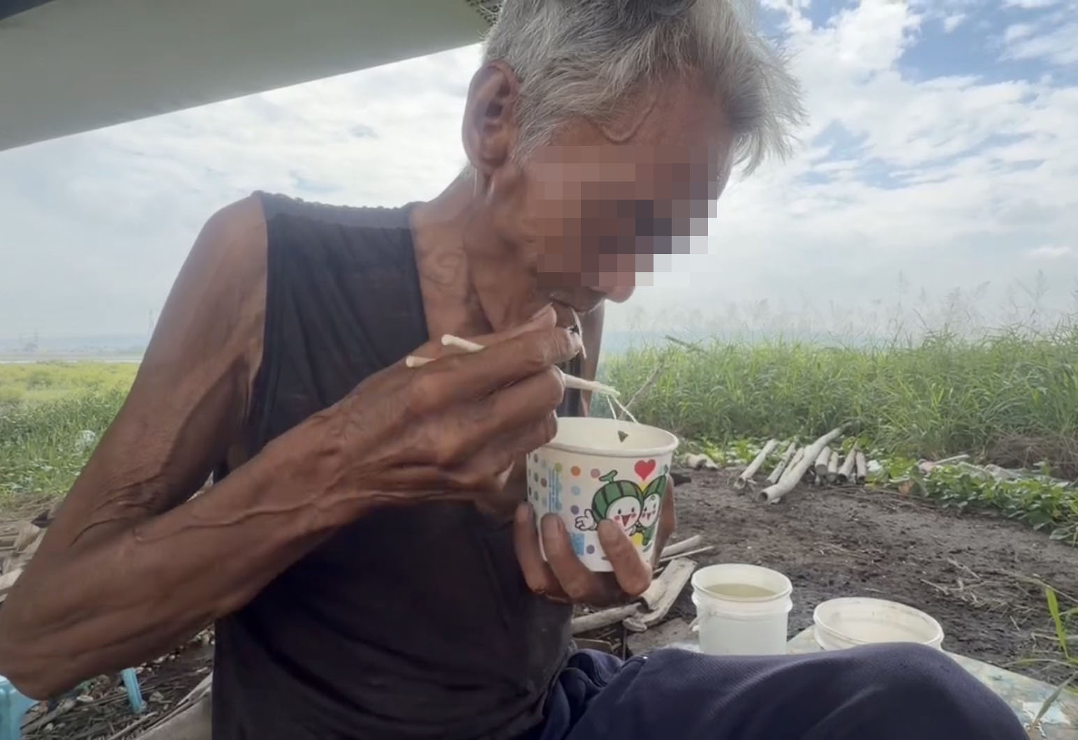 尋人竟找到「台版魯賓遜」！75歲翁橋下住2年半  拒絕安置 - https://www.watchmedia01.com