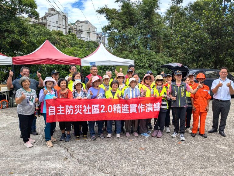 防汛整備豪雨全程操演 汐止驗證土石流自主防災機制 60 《圖說》為提升社區自主防災能力及災害應變效率,農業局今日在汐止區茄苳里辦理「土石流自主防災社區實作演練」。〈農業局提供〉