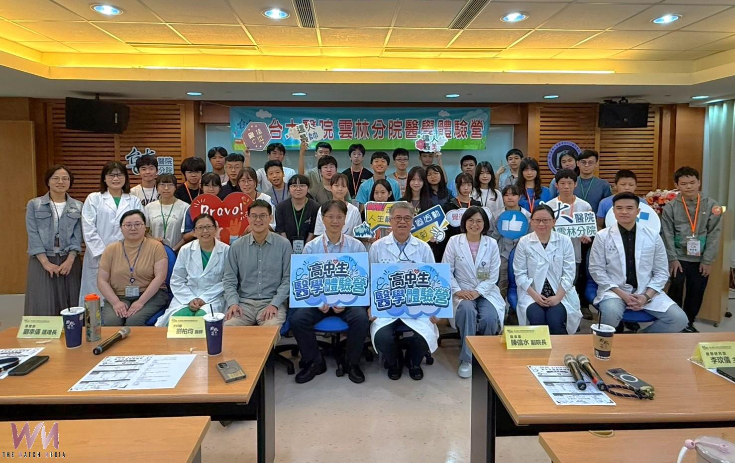 從急救到機器人手術全實作　臺大雲林分院醫學體驗營播下醫師夢種子