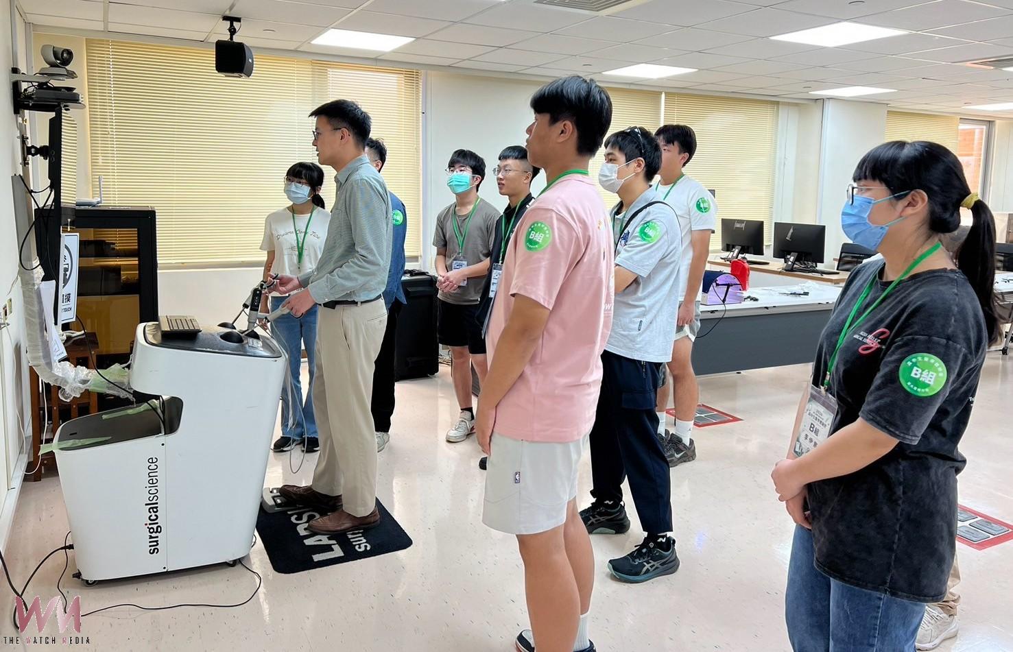 從急救到機器人手術全實作　臺大雲林分院醫學體驗營播下醫師夢種子 - https://www.watchmedia01.com